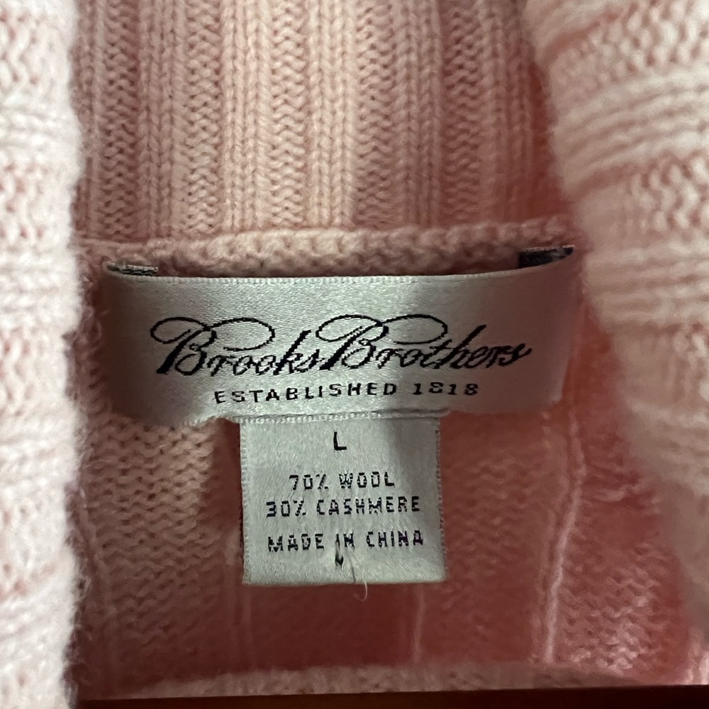 Light pink Brooks Brothers Womens sleeveless turtleneck, size Large, like new